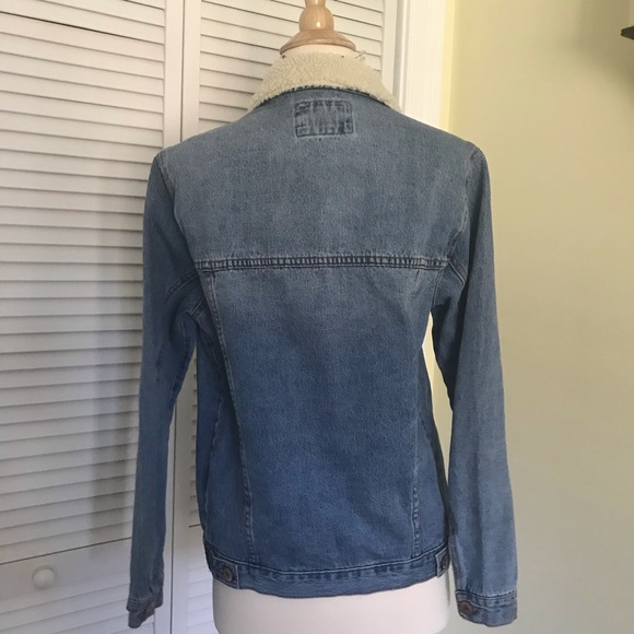 Forever 21 faux shearling denim jacket - Picture 2 of 6